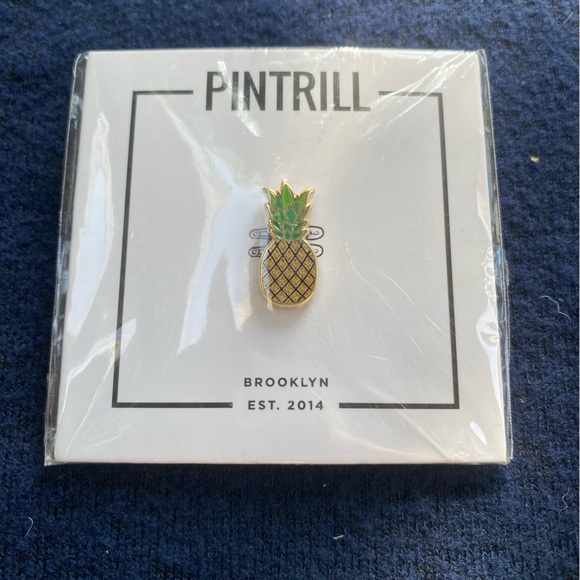 Pineapple pin - Picture 1 of 3